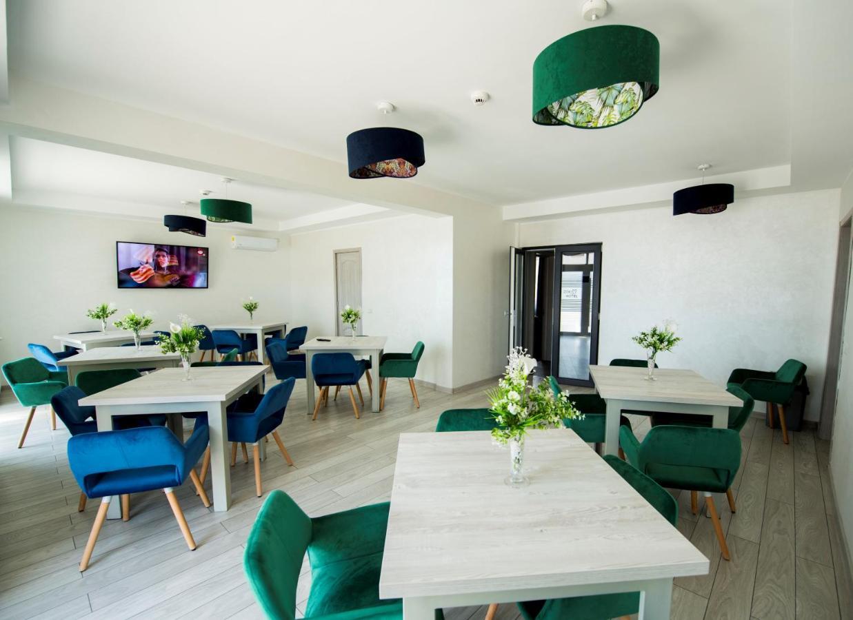 Zen Hotel Fokszany Zewnętrze zdjęcie