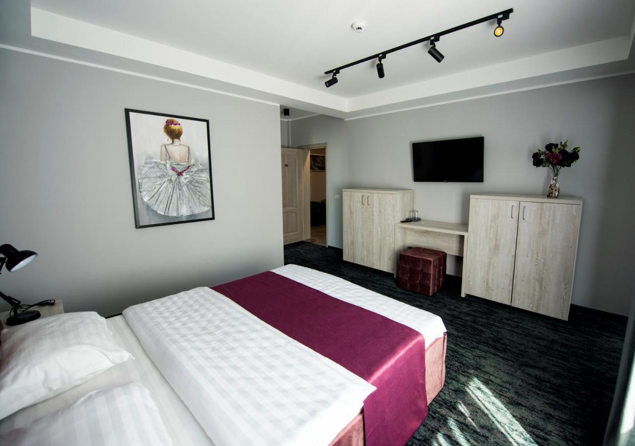 Zen Hotel Fokszany Zewnętrze zdjęcie